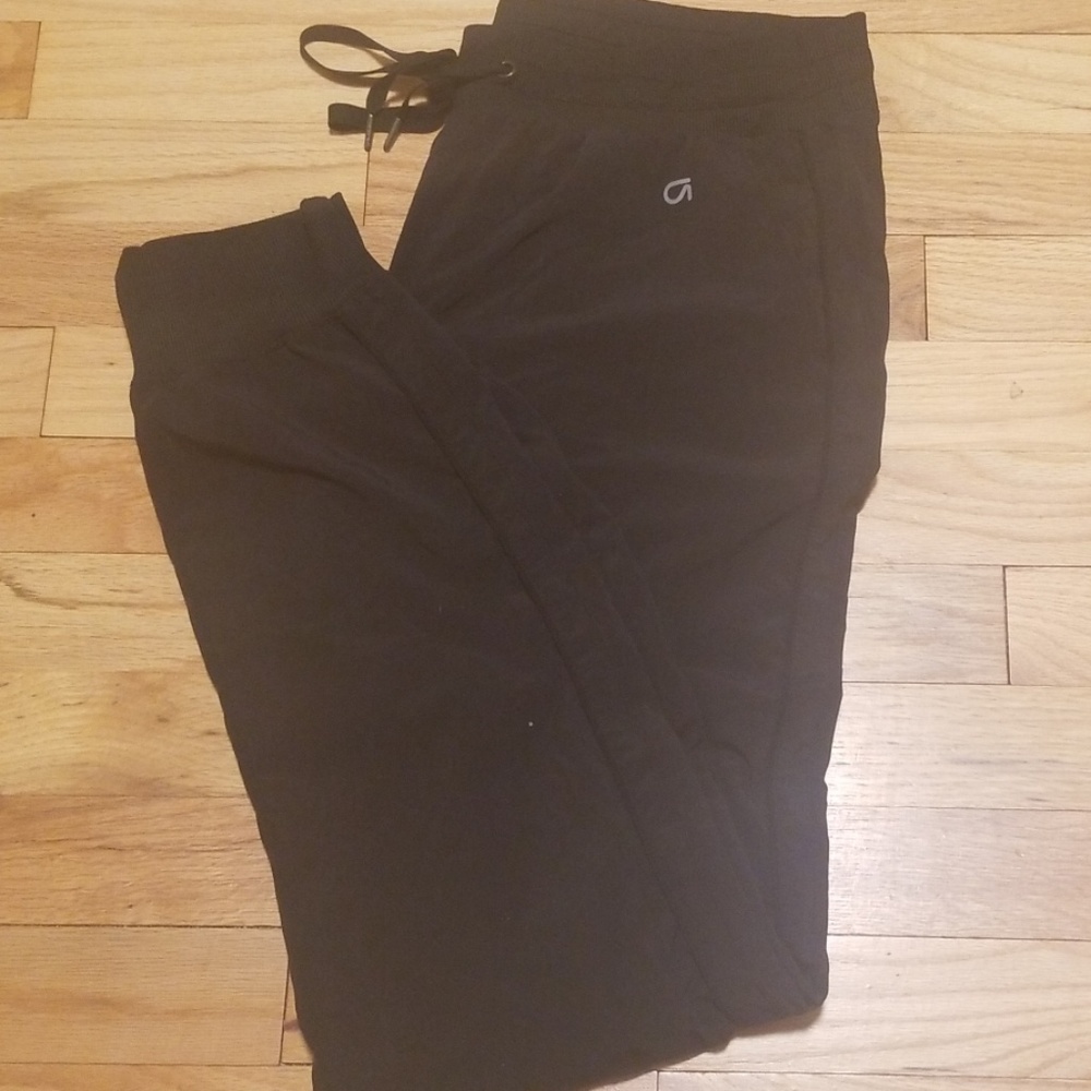Gap fit joggers